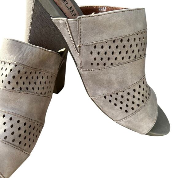 New Balance Cob Hill women’s size 8 1/2 M, leather Tracie sandals, NWT, in Box - Picture 1 of 9